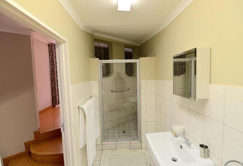 Дом 1 Спальня, Attaché Guest Lodge & Health Spa