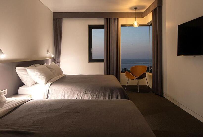 Quarto deluxe vista mar, Jeju Bricks