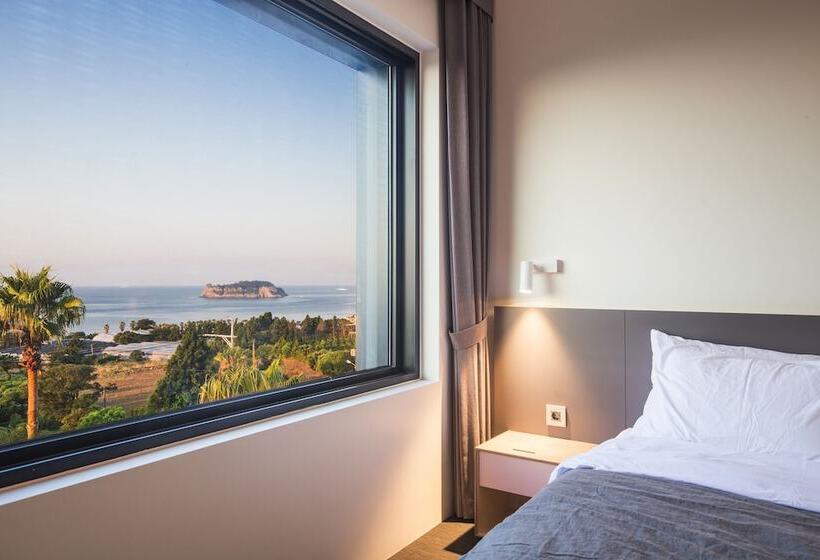 Quarto standard, Jeju Bricks