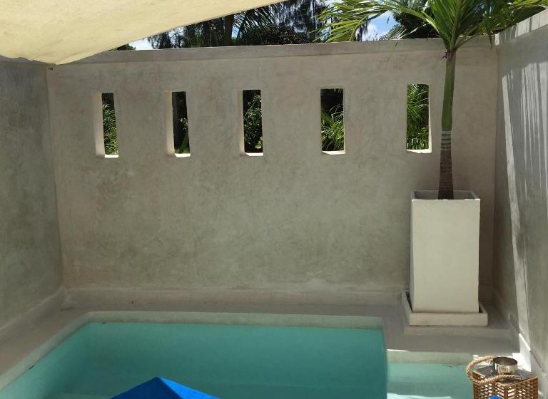 سوئیت جونیور با استخر, The Villa Luxury Suites