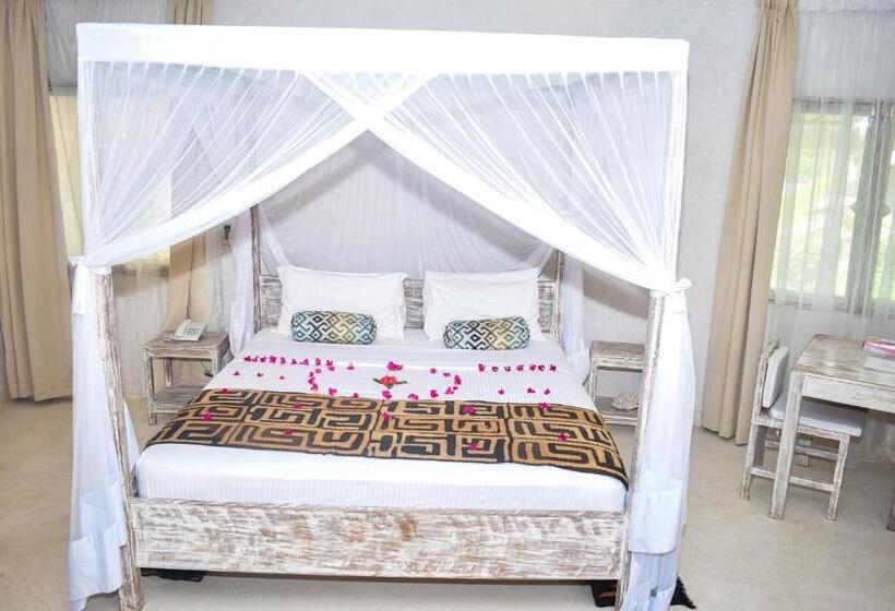 اتاق استاندارد با چشمانداز استخر, The Villa Luxury Suites