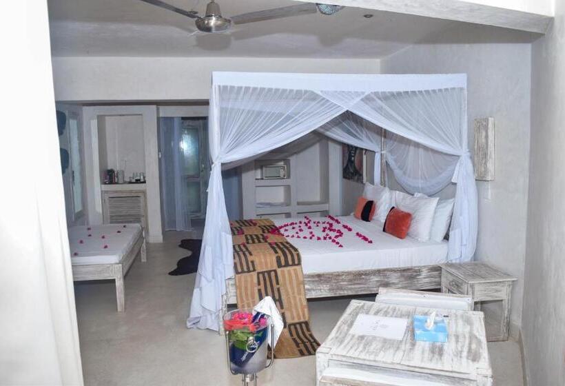 اتاق استاندارد با چشمانداز استخر, The Villa Luxury Suites