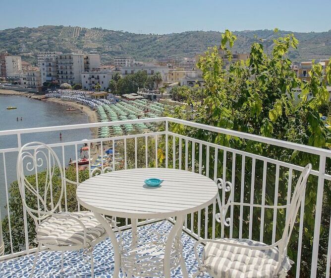 غرفة ديلوكس مطلّة علي البحر, B&b Vistamare Suite