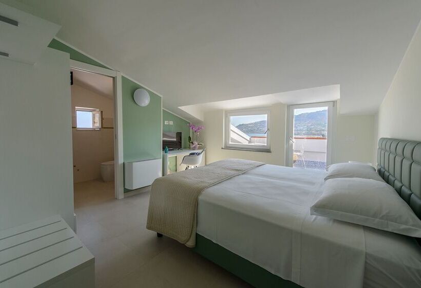 غرفة ديلوكس مطلّة علي البحر, B&b Vistamare Suite