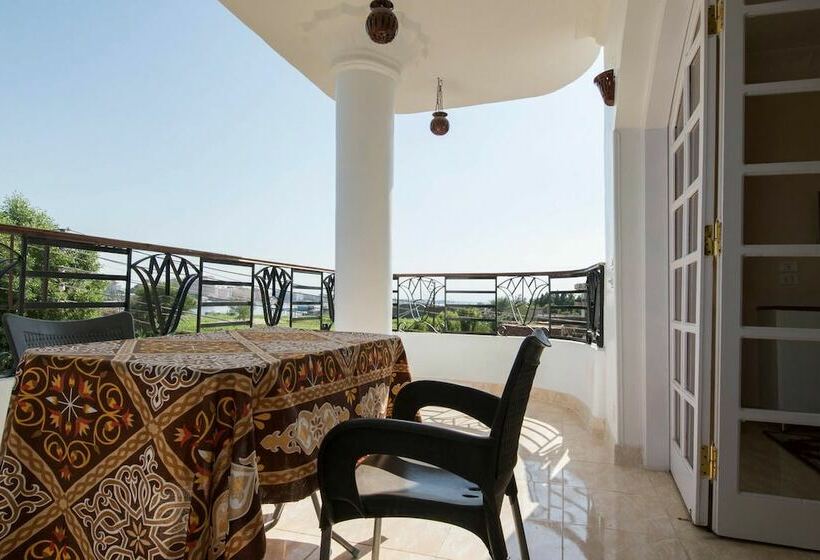 خانه 2 خوابه, Lotus Lis House