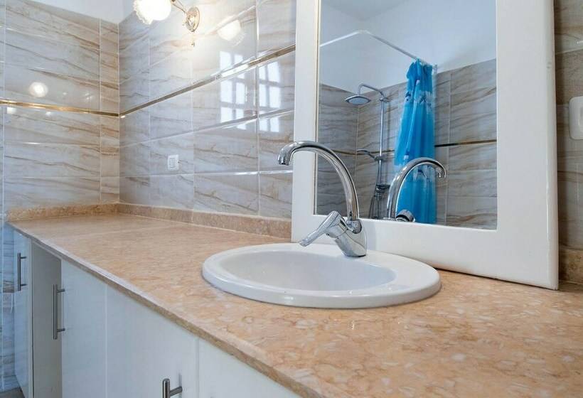 خانه 2 خوابه, Lotus Lis House