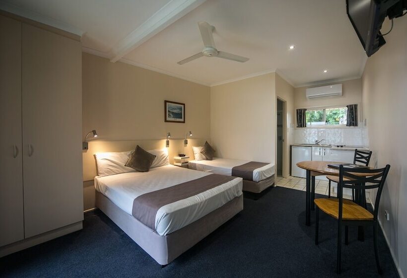 クラシックスタジオ, Sunlit Waters Studio Apartments