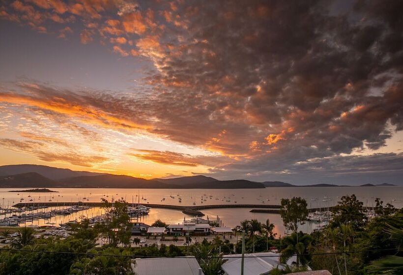 클래식 스튜디오, Sunlit Waters Studio Apartments