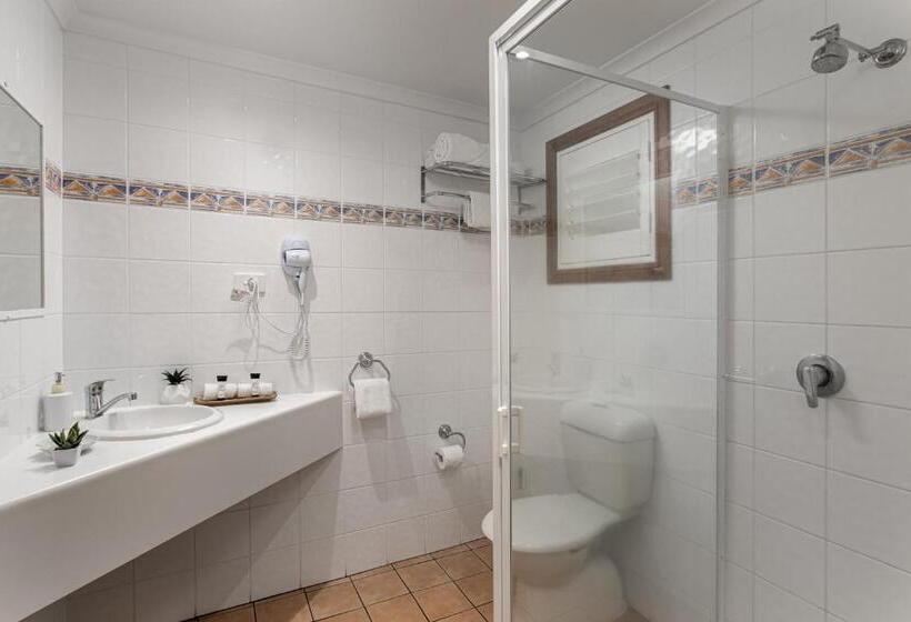 クラシックスタジオ, Sunlit Waters Studio Apartments