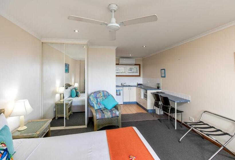 クラシックスタジオ, Sunlit Waters Studio Apartments