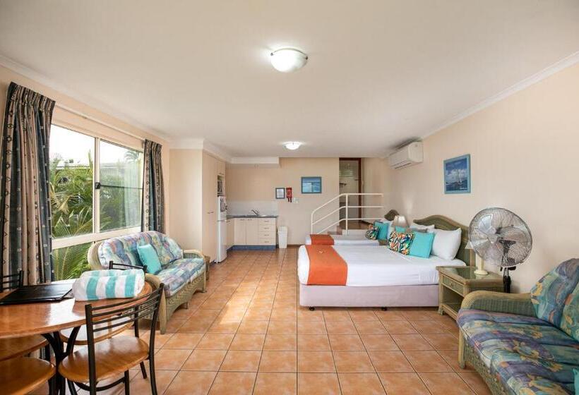 Апартаменты Классик 1 Спальня, Sunlit Waters Studio Apartments