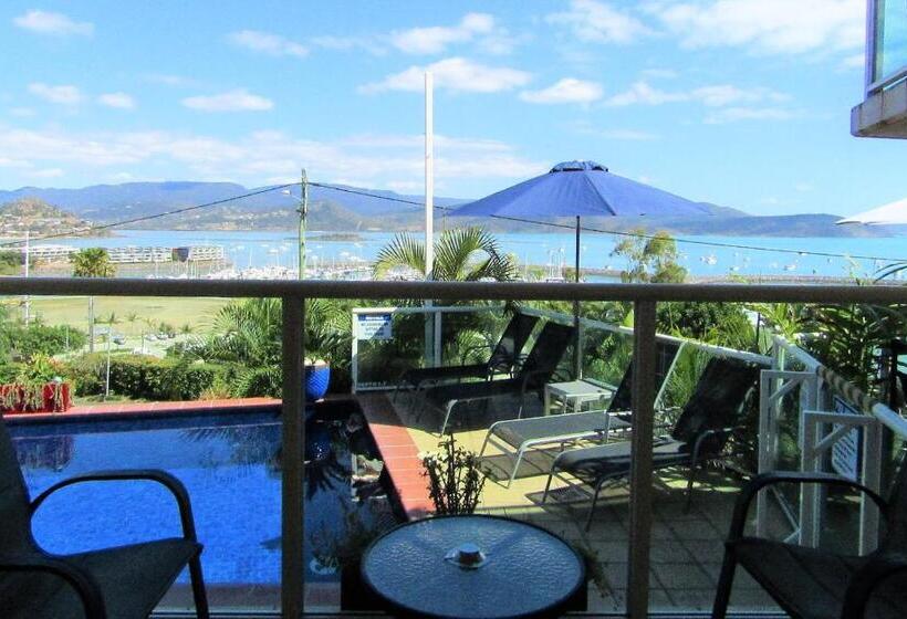 クラシックスタジオ, Sunlit Waters Studio Apartments