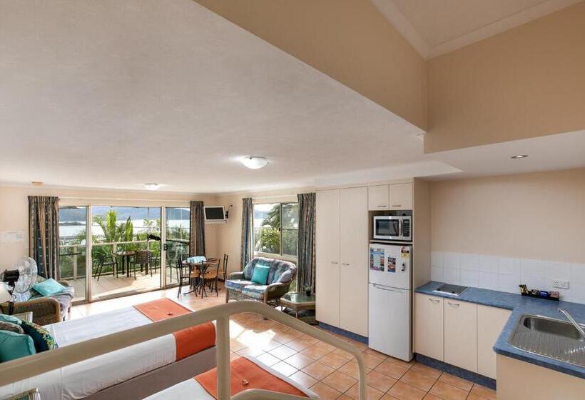 Апартаменты Классик 1 Спальня, Sunlit Waters Studio Apartments