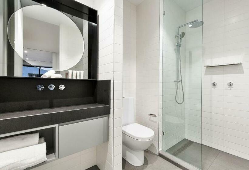 דירת חדר, Tyrian Albert Park Lake