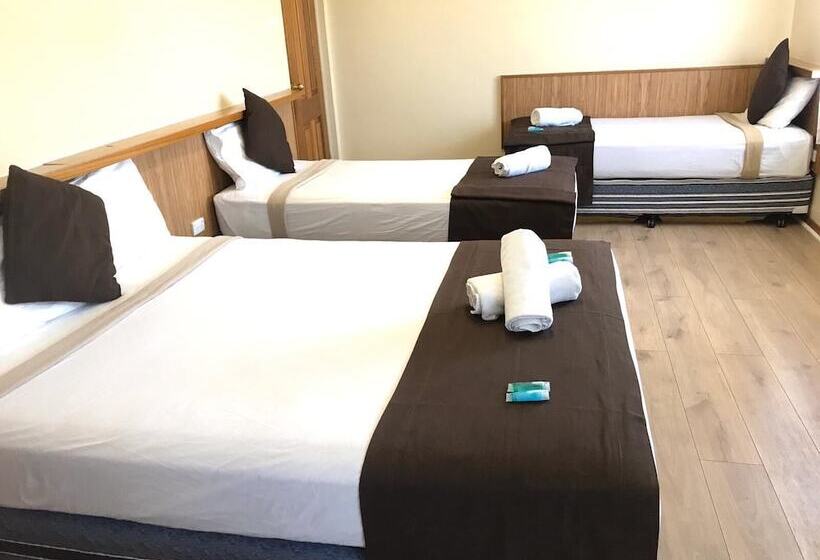 חדר משפחתי, Angel S Rest Motel