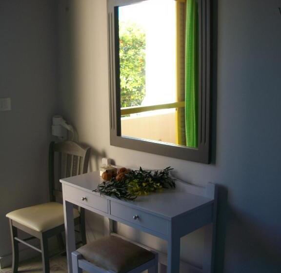 이코노미 룸, Nereides