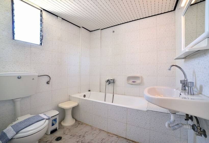 스탠다드 트리플 룸, Nereides