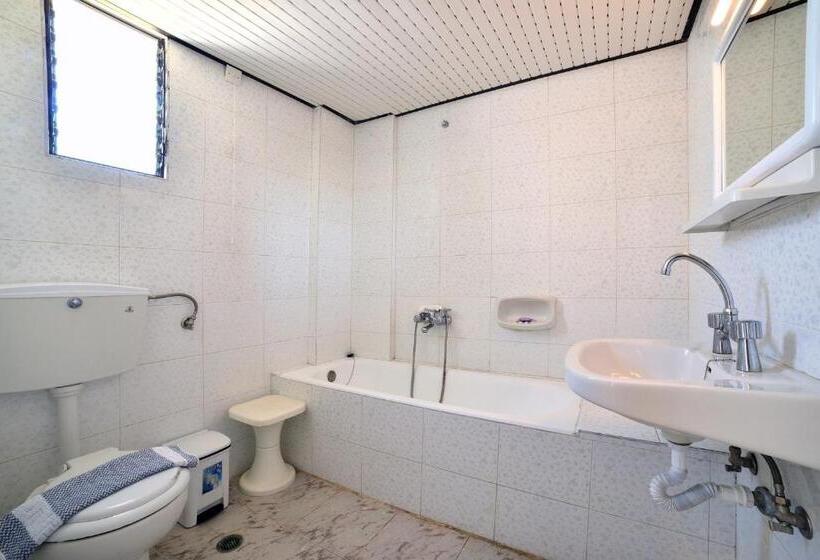 스탠다드 트리플 룸, Nereides