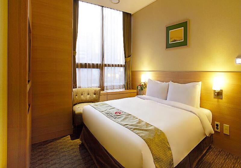 Egyágyas Standard Szoba Megosztott Fürdővel, Pension Roku