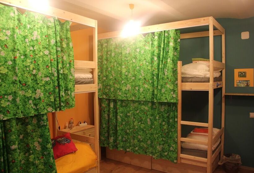 سرير فى غرفة مشتركه, Vse Putem Pushkinskaya Hostel