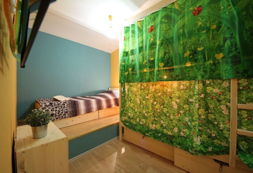 تختخواب در اتاق مشترک, Vse Putem Pushkinskaya   Hostel