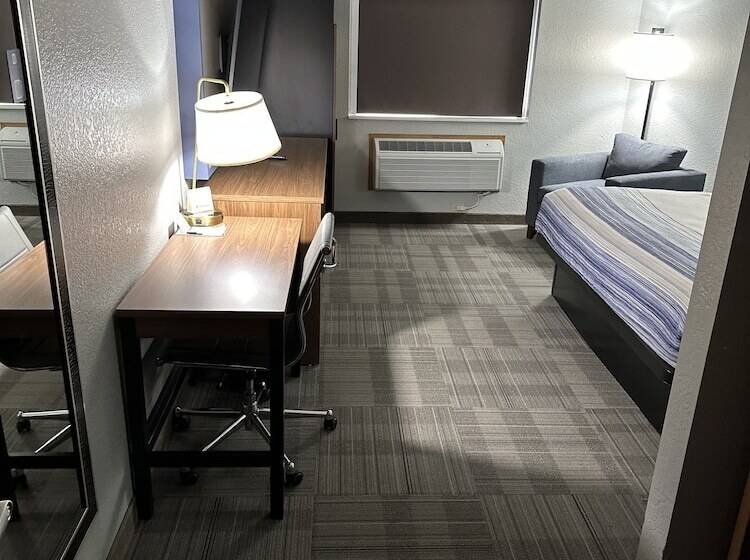 جناح ديلوكس, Americinn By Wyndham Monroe