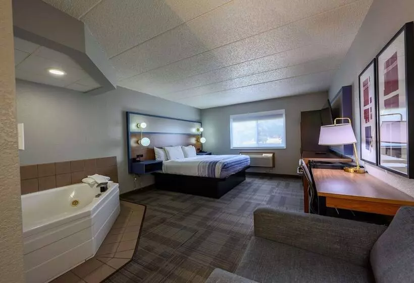 Deluxe-sviitti, Americinn By Wyndham Monroe