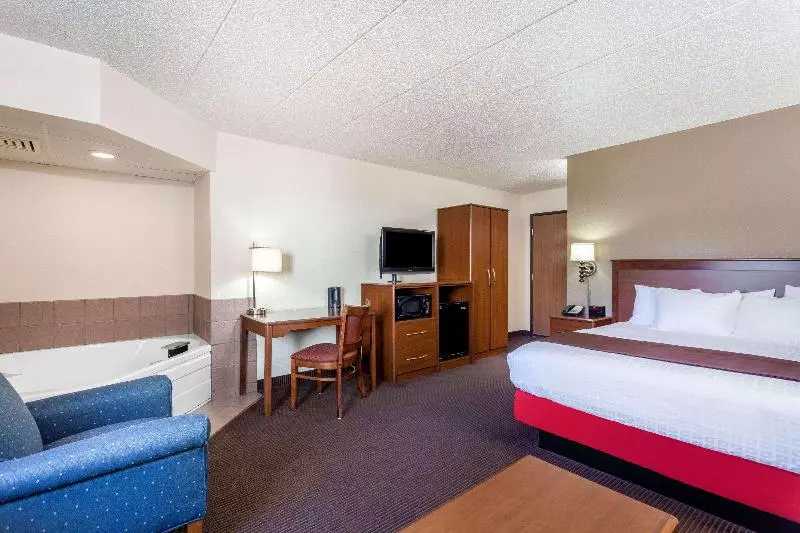 Sviitti King-vuode, Americinn By Wyndham Monroe