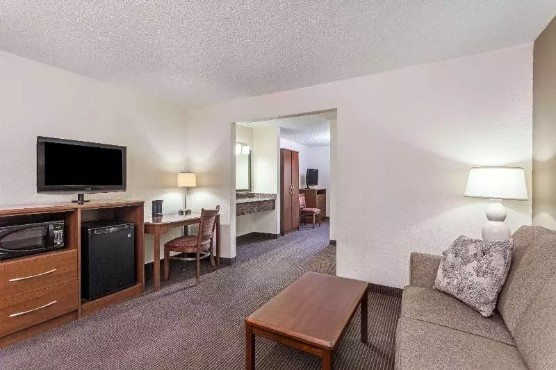 Sviitti King-vuode, Americinn By Wyndham Monroe