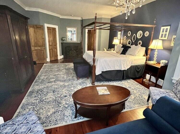 プレミアムルーム, Barksdale House Inn