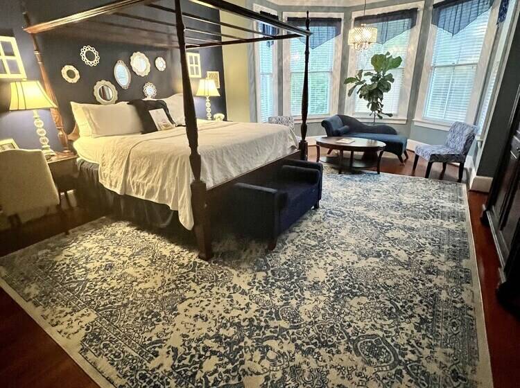 プレミアムルーム, Barksdale House Inn