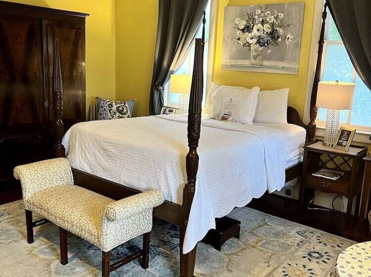 プレミアムルーム, Barksdale House Inn