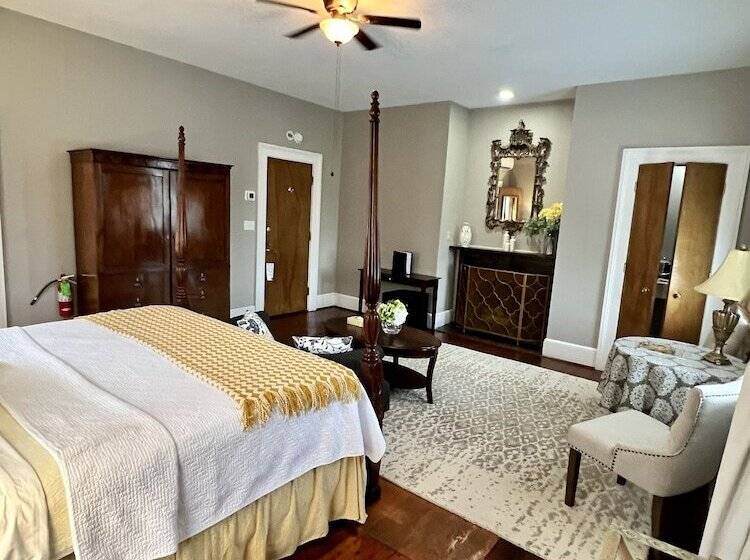 キングサイズベッドのデラックスルーム, Barksdale House Inn