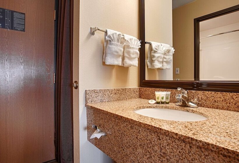 סוויטה, Best Western Plus Corning Inn