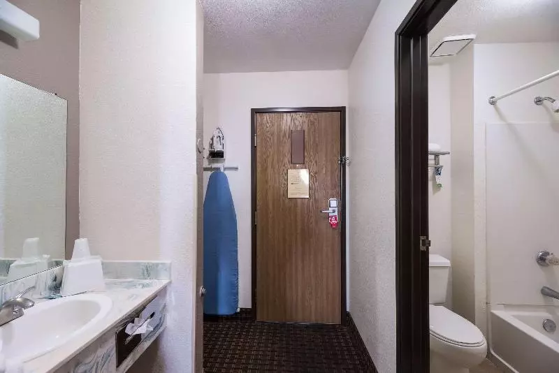 キングサイズベッドのスタンダードルーム, Econo Lodge Inn & Suites Williams   Grand Canyon Area