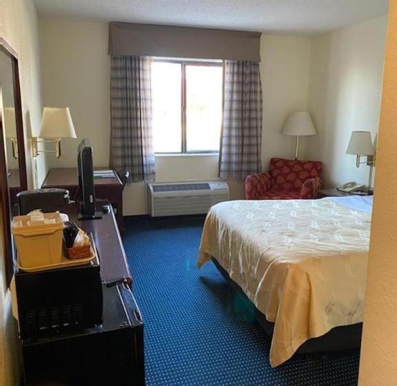 适合残疾人使用的标准间, Quality Inn