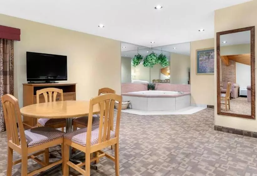 キングサイズベッドのスイートルーム, Quality Inn Washington Court House