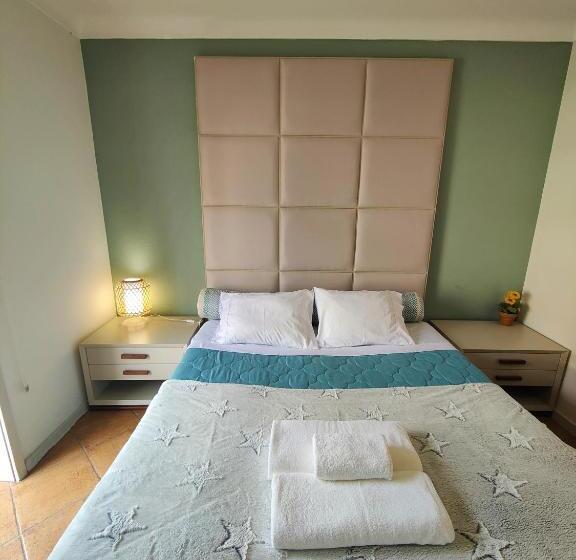 اتاق استاندارد با سرویس بهداشتی مشترک, Vagueira Guest House