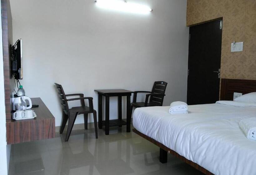 غرفة قياسية ثلاثية, Iora Baga Beach