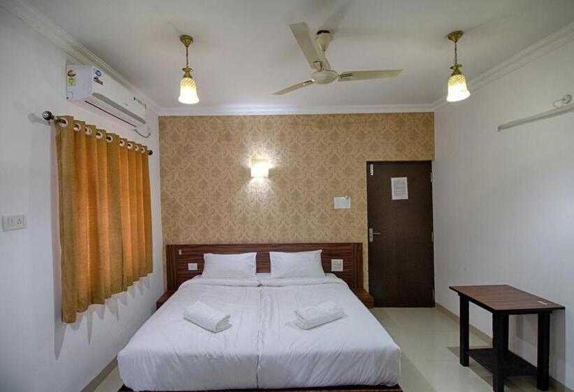 غرفة قياسية ثلاثية, Iora Baga Beach