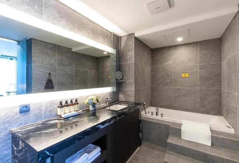 جناح, Sl Hotel Gangneung