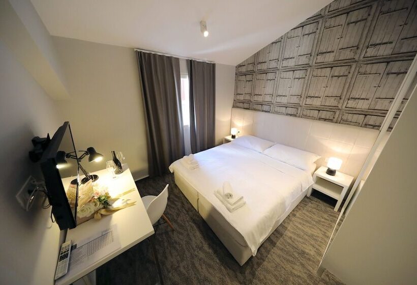 高级大房间, Downtown Boutique Hostel