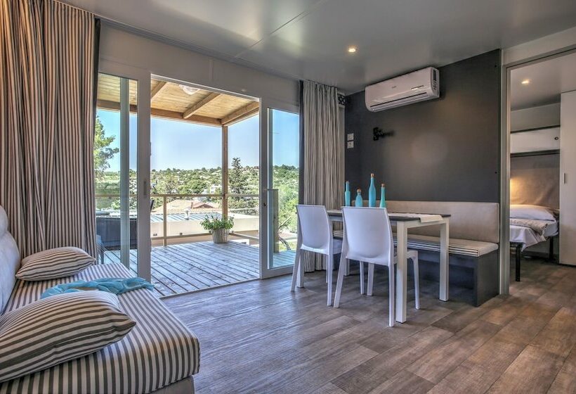 منزل غرفتين نوم, Camp Rehut   Campsite