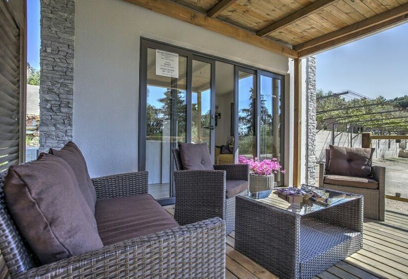 منزل غرفتين نوم, Camp Rehut   Campsite