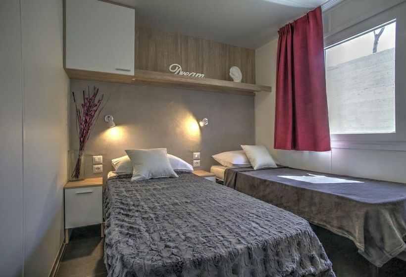 منزل غرفتين نوم, Camp Rehut   Campsite