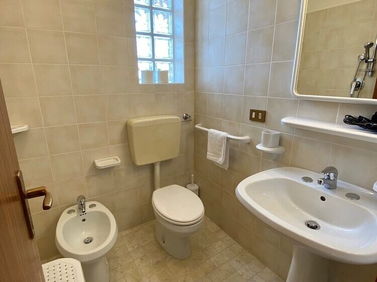 Standardeinzelzimmer, Rosa Caorle