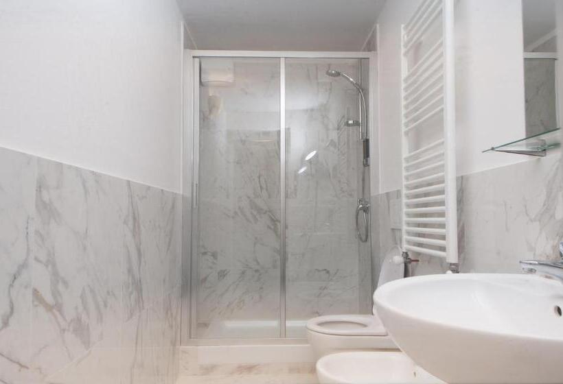 Quarto Basic, Le Tre Lune Suites