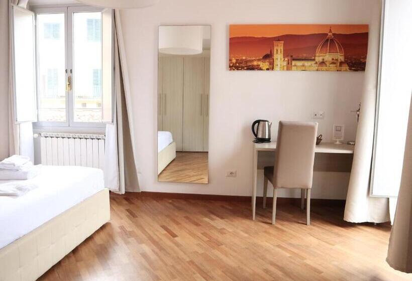 Quarto standart com varanda, Le Tre Lune Suites