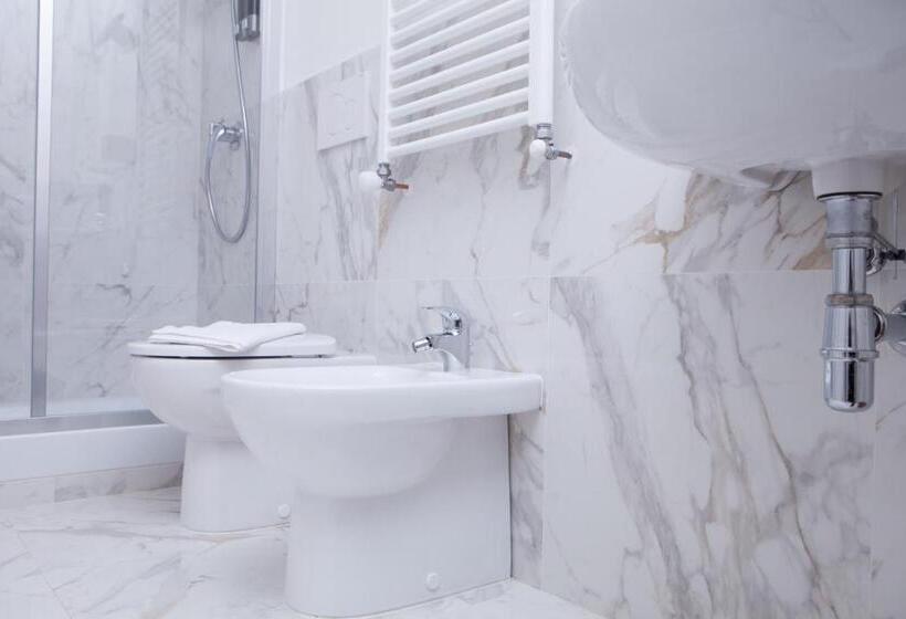 Quarto Basic, Le Tre Lune Suites