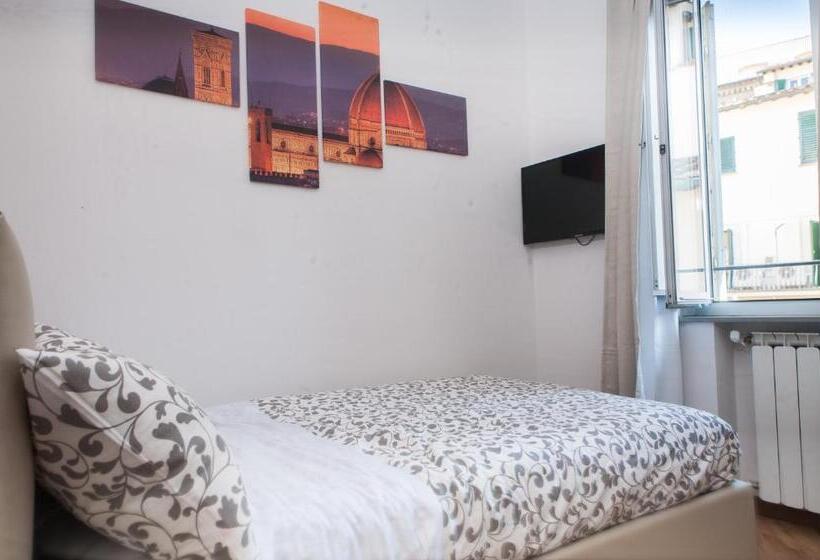 Quarto Basic, Le Tre Lune Suites